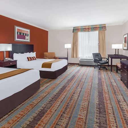 Hotel Baymont By Wyndham Henderson Exterior foto